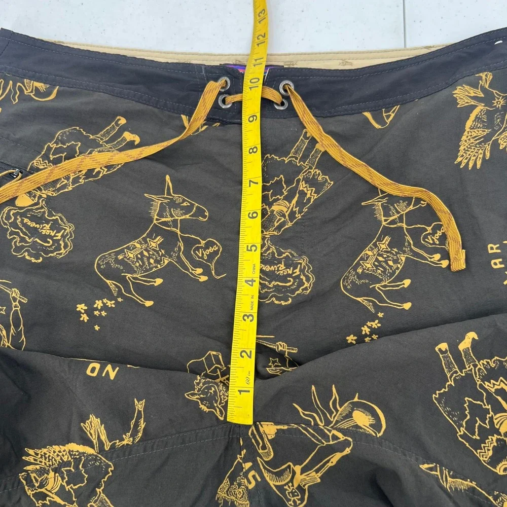 Patagonia Men 34 Stretch Planing Board Shorts Black Yellow No Dams Print